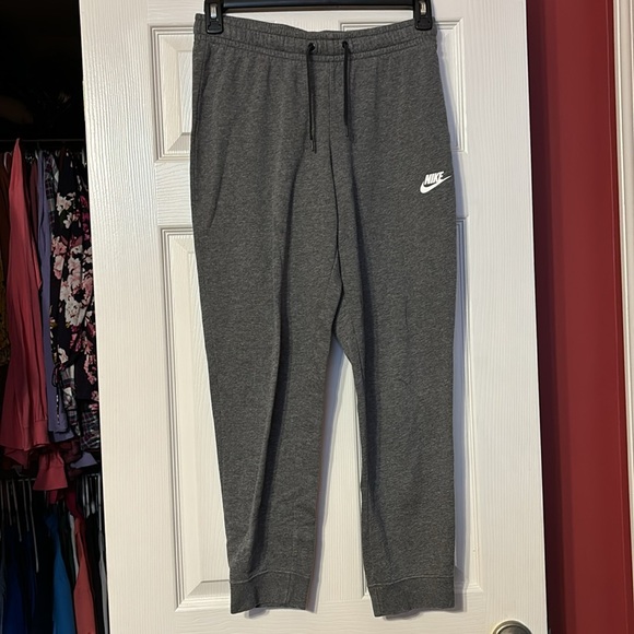 Nike grey sweat pants size medium no pockets has drawstring and elastic waist - Picture 1 of 4